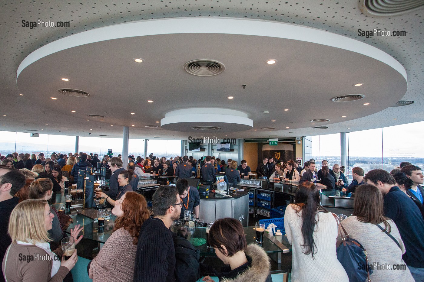 LE GRAVITY BAR AVEC UNE VUE UNIQUE SUR LA VILLE, ANCIENNE BRASSERIE DE BIERE, GUINNESS STOREHOUSE, DUBLIN, IRLANDE 