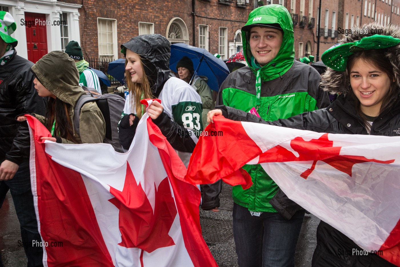 JEUNES CANADIENS PARTICIPANTS AU RASSEMBLEMENT DES COMMUNAUTES IRLANDAISES (THE GATHERING 2013), FETE DE LA SAINT-PATRICK, SAINT PATRICK'S DAY, DUBLIN, IRLANDE 