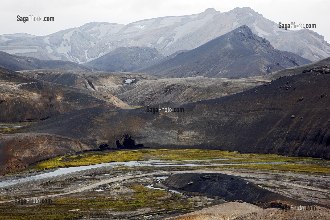 FAILLE DE L'ELDGJA, REGION MONTAGNEUSE DE FJALLABAK QUI ENGLOBE LE LANDMANNALAUGAR ET SES ALENTOURS, AU SUD DU PAYS. LES 47 000 HECTARES DU FJALLABAK ONT ETE CLASSES RESERVE NATURELLE EN 1979, HAUTES TERRES D’ISLANDE, EUROPE 