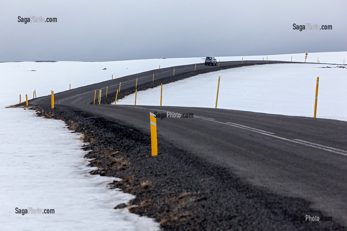 PISTES ET ROUTES, TRANSPORT ROUTIER EN ISLANDE, EUROPE 