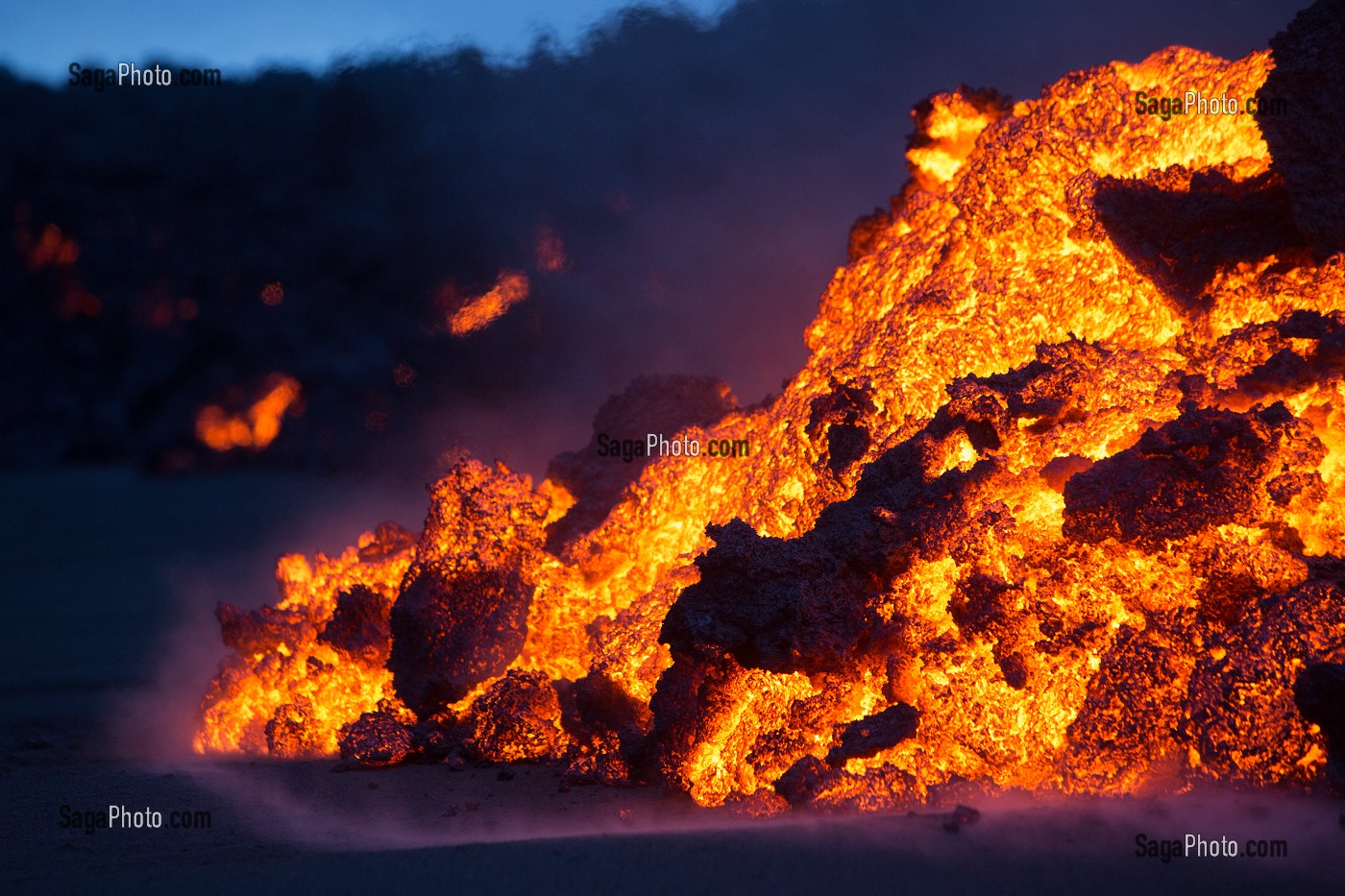 ERUPTION DU VOLCAN HOLUHRAUN, ISLANDE 