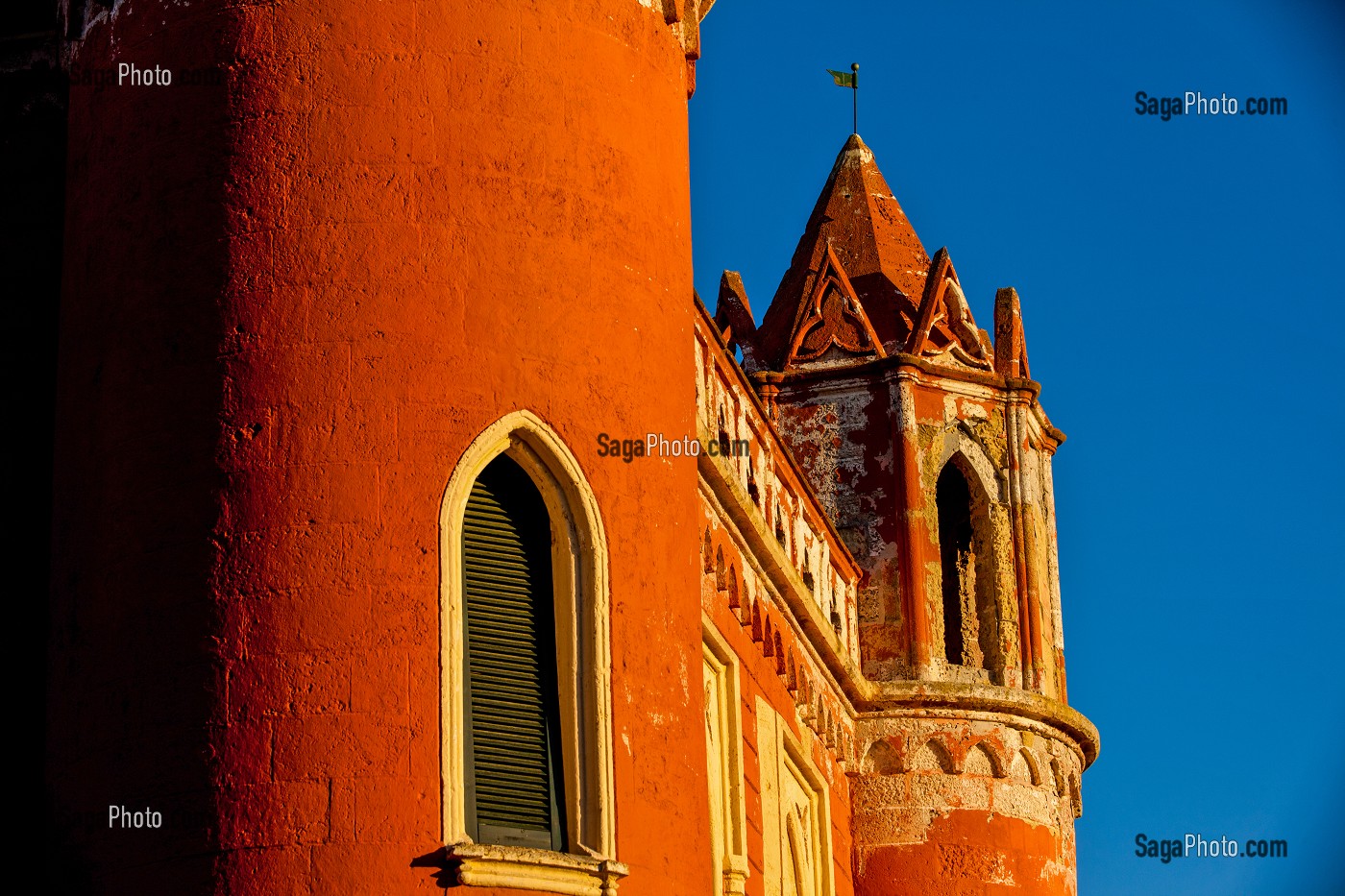 VILLA MELLACQUA, CONSTRUITE AU 19EME SIECLE A SANTA MARIA DI LEUCA, LES POUILLES, ITALIE 