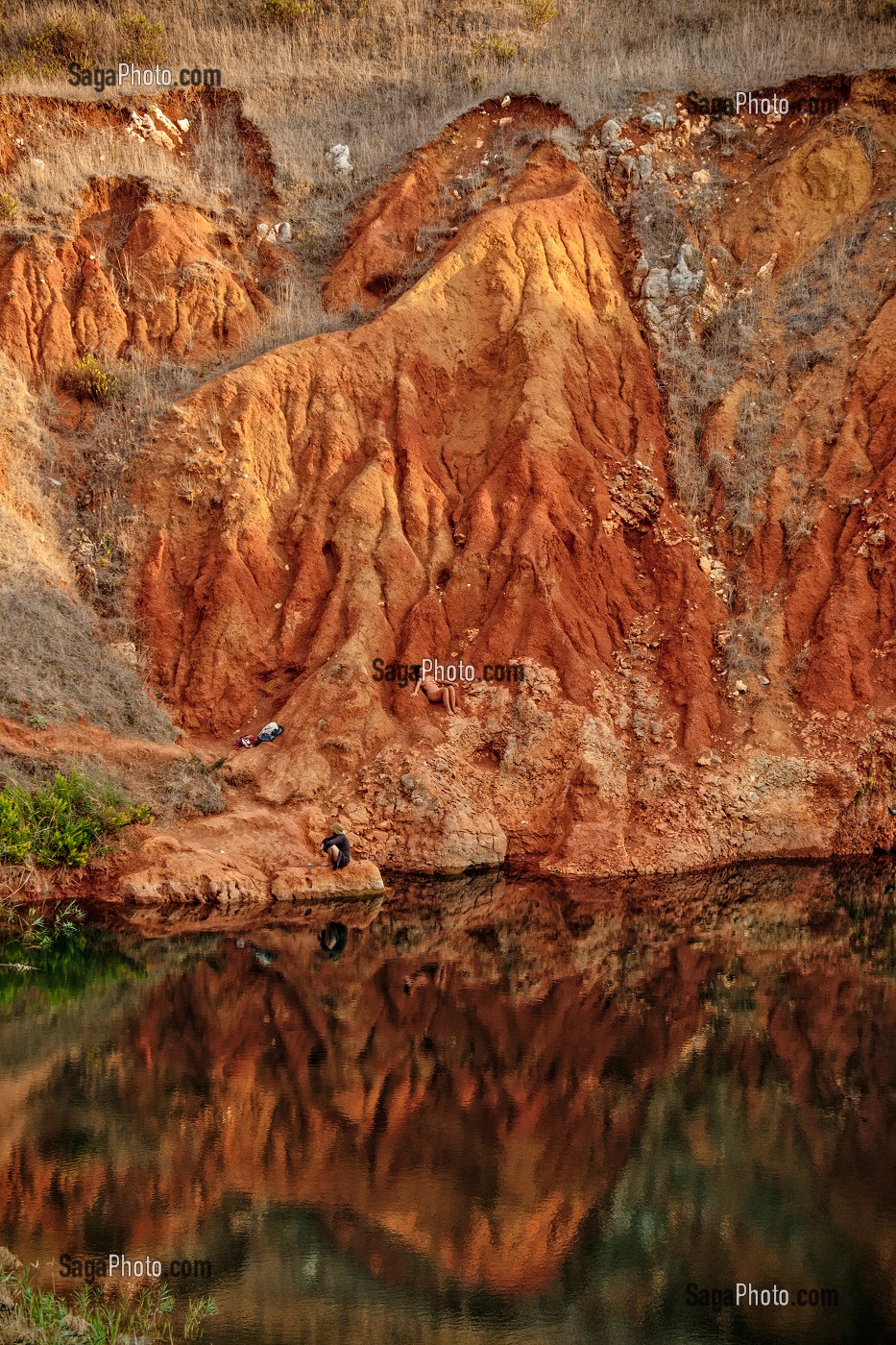 CARRIERE DE BAUXITE ABANDONNEE, OTRANTE (OTRANTO), LES POUILLES, ITALIE 
