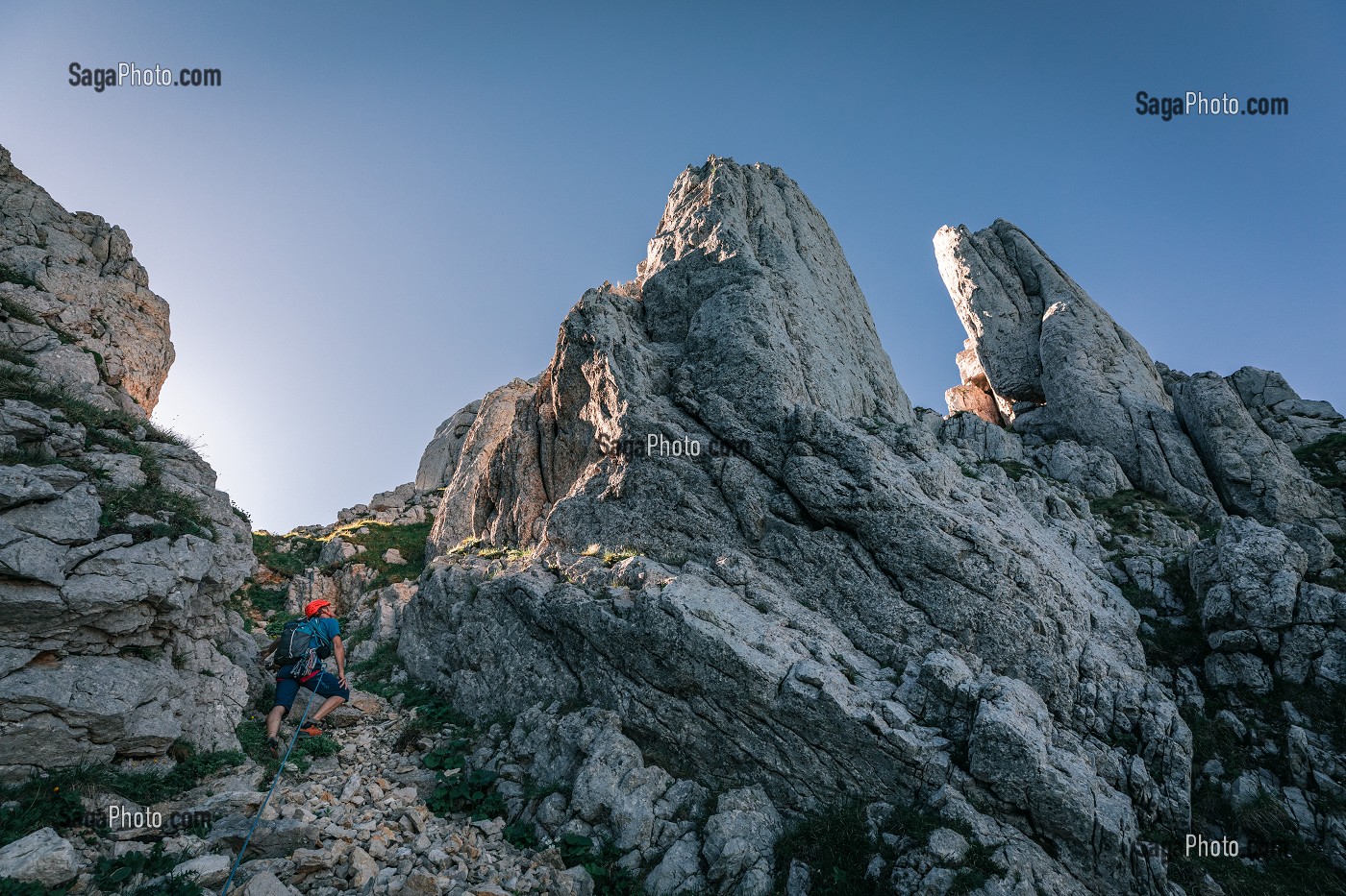 GUIDE REJOIGNANT LES ARETES ROCHEUSES DU GERBIER AU LEVER DU SOLEIL, VILLARD-DE-LANS, VERCORS, ISERE (38), AUVERGNE-RHONE-ALPES, FRANCE 