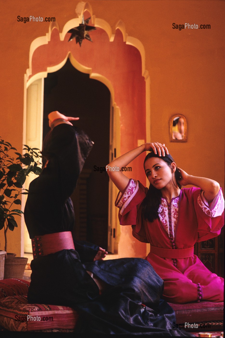 BEAUTE ET SOINS DU CORPS, TRADITIONS DU MAROC 