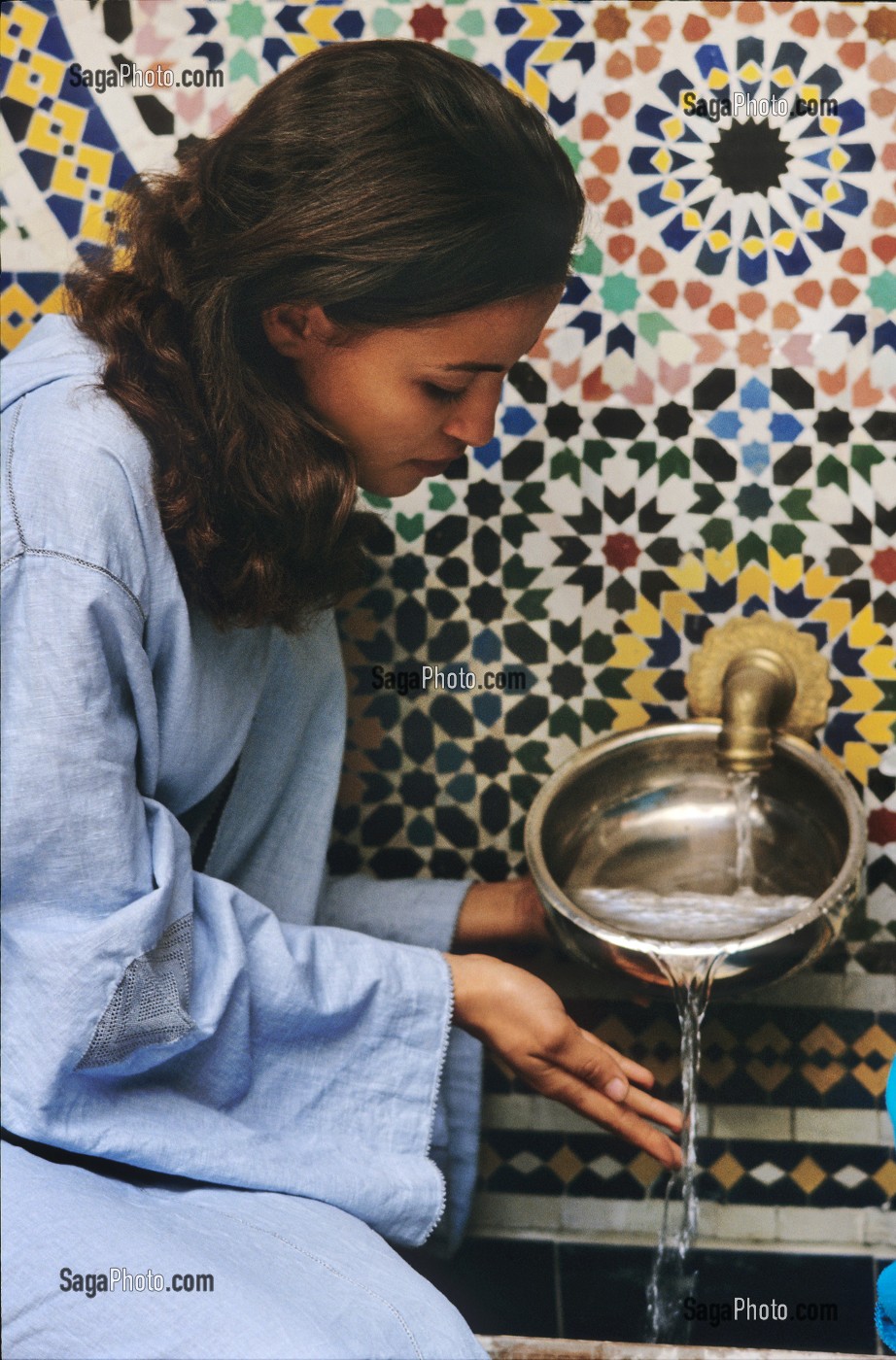 BEAUTE ET SOINS DU CORPS, TRADITIONS DU MAROC 