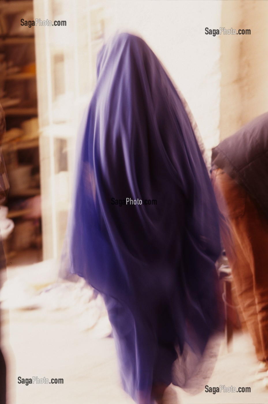 FEMME VOILEE, RELIGION ISLAMIQUE, MAROC 