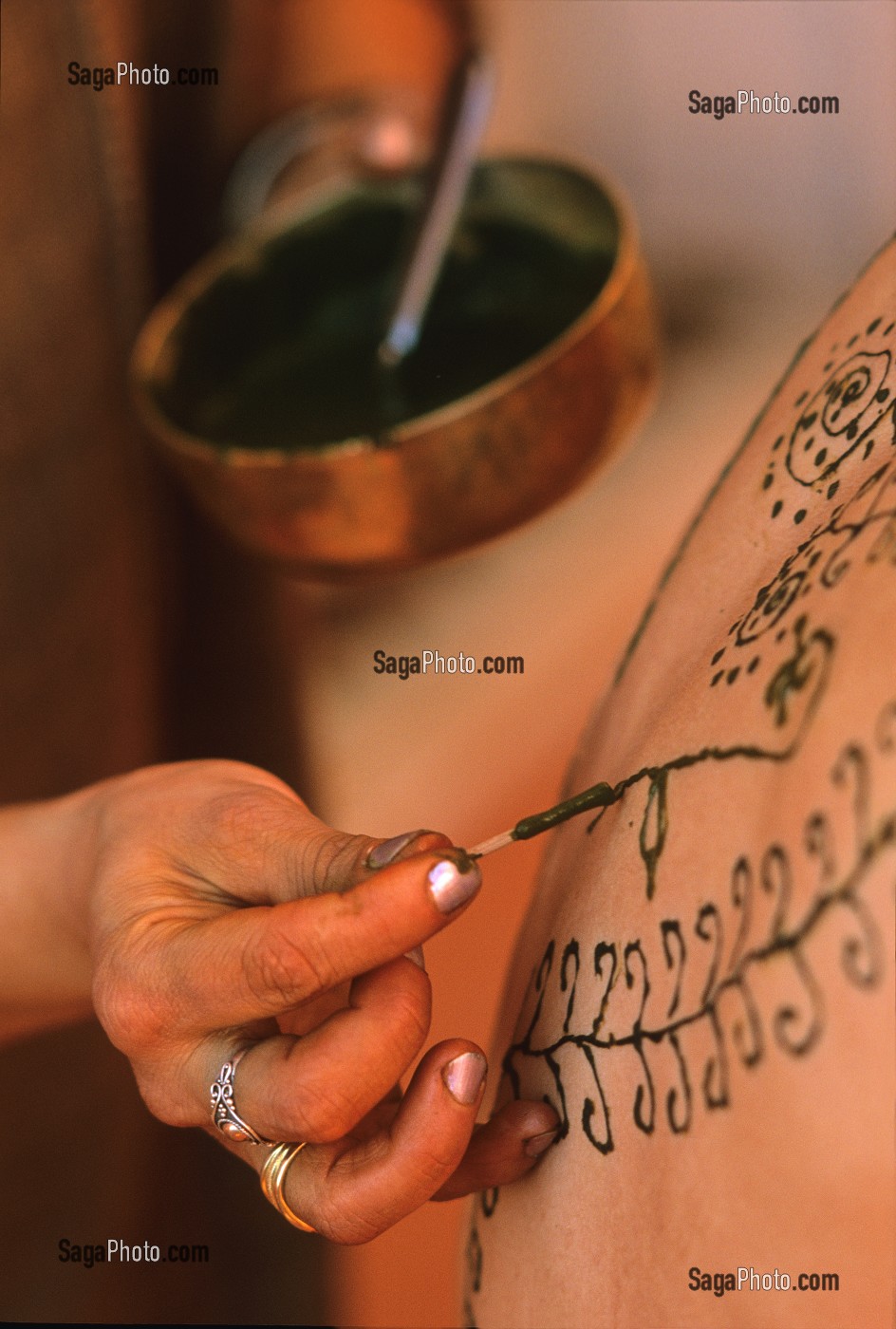 BEAUTE ET SOINS DU CORPS, TRADITIONS DU MAROC 