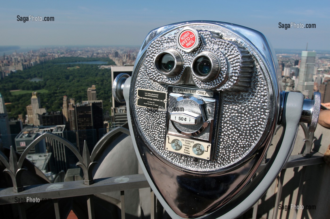 JUMELLES D'OBSERVATION DU TOP OF THE ROCK, TERRASSE PANORAMIQUE DU GE BUILDING, ROCKEFELLER CENTER, QUARTIER DE MIDTOWN, MANHATTAN, NEW YORK CITY, ETAT DE NEW YORK, ETATS-UNIS 
