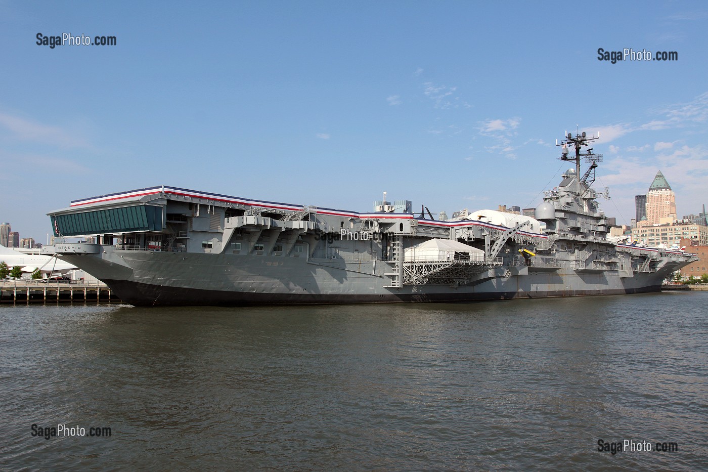 INTREPID SEA-AIR-SPACE MUSEUM, PORTE-AVIONS INTREPID TRANSFORME EN MUSEE DE L'AERONAUTIQUE ET DE L'ESPACE, HUDSON RIVER, QUARTIER DE HELL'S KITCHEN, MANHATTAN, NEW YORK CITY, ETAT DE NEW YORK, ETATS-UNIS 
