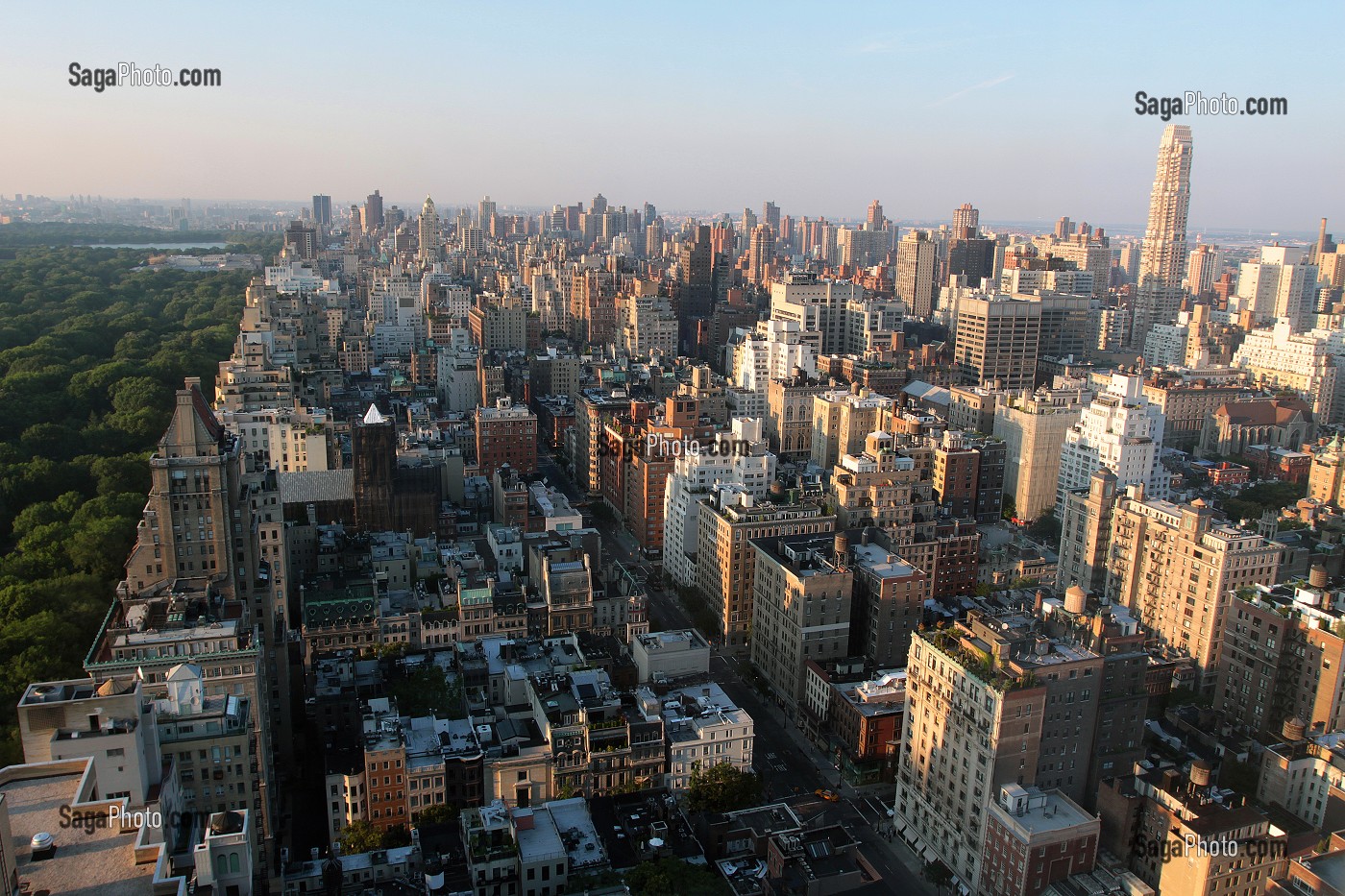 VUE PANORAMIQUE SUR CENTRAL PARK ET LE QUARTIER DE L'UPPER EAST SIDE, MANHATTAN, NEW YORK CITY, ETAT DE NEW YORK, ETATS-UNIS 