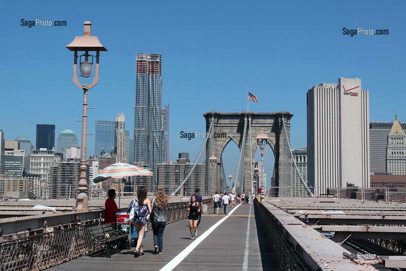 PASSERELLE POUR PIETONS DU PONT DE BROOKLYN (BROOKLYN BRIDGE), NEW YORK CITY, ETAT DE NEW YORK, ETATS-UNIS 