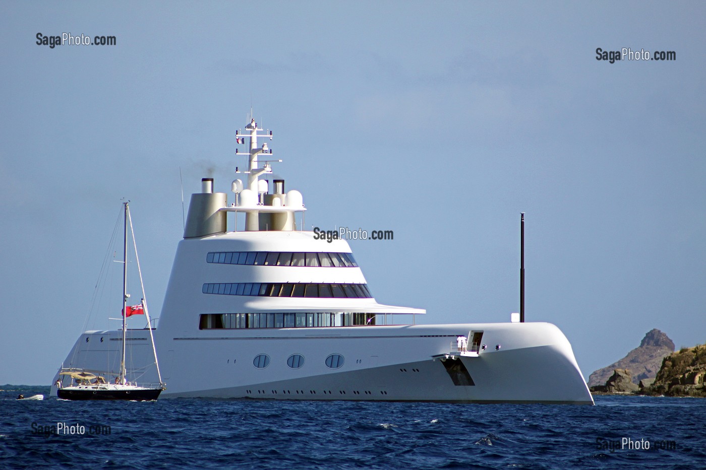 YACHT 'A' DESSINE PAR LE DESIGNER FRANCAIS PHILIPPE STARCK, AUTREFOIS LA PROPRIETE DE L'HOMME D'AFFAIRES RUSSE ROMAN ABRAMOVICH, ILE DE SAINT-BARTHELEMY, PETITES ANTILLES FRANCAISES, CARAIBES 