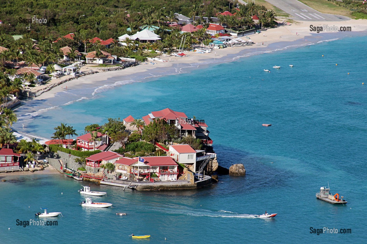 VUE SUR LA PLAGE DE SAINT-JEAN ET L'HOTEL DE LUXE EDEN ROCK, RELAIS ET CHATEAUX, ILE DE SAINT-BARTHELEMY, PETITES ANTILLES FRANCAISES, CARAIBES 
