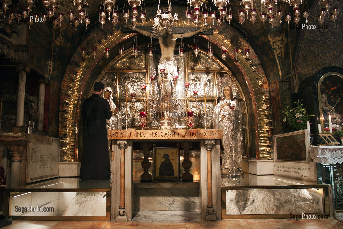 GOLGOTHA, LIEU DE LA CRUCIFIXION DE JESUS CHRIST, ENGLOBE DANS UNE CHAPELLE GRECQUE ORTHODOXE, INTERIEUR DE LA BASILIQUE DU SAINT-SEPULCRE, VIEILLE VILLE DE JERUSALEM, ISRAEL 