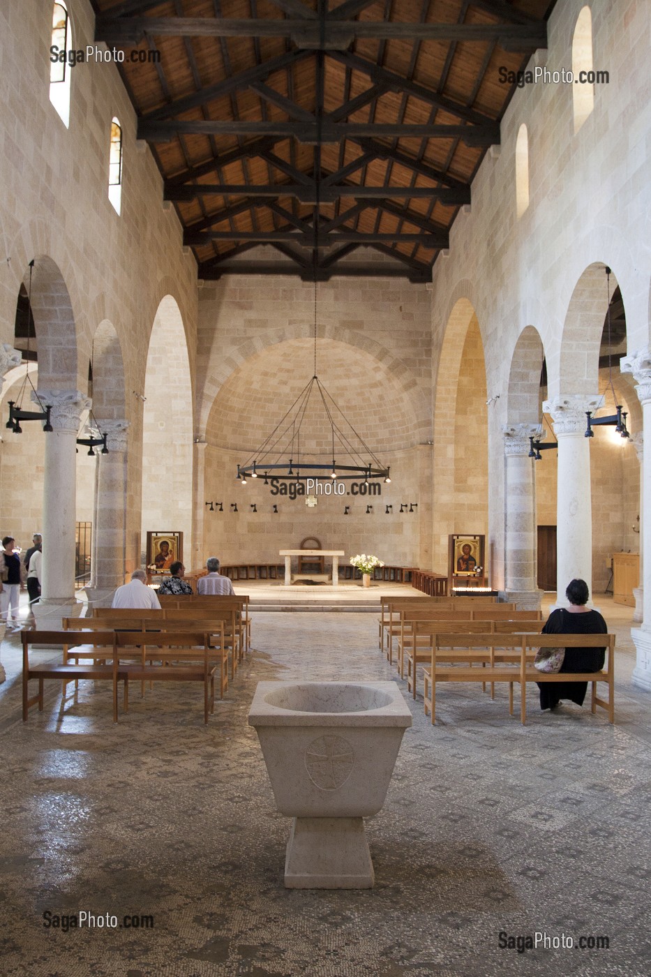 INTERIEUR DE L'EGLISE DE LA MULTIPLICATION DES PAINS ET DES POISSONS, TABGHA, GALILEE, ISRAEL 