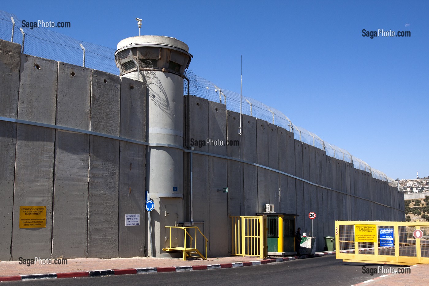 CHECK-POINT POUR LES VEHICULES, MUR DE SECURITE SEPARANT ISRAEL ET LES TERRITOIRES PALESTINIENS DE CISJORDANIE, FRONTIERE ENTRE JERUSALEM ET BETHLEEM, ISRAEL 