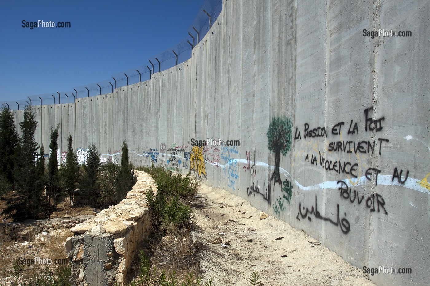 TAGS EN FRANCAIS SUR LE MUR DE SECURITE SEPARANT ISRAEL ET LES TERRITOIRES PALESTINIENS DE CISJORDANIE, BETHLEEM, CISJORDANIE, AUTORITE PALESTINIENNE 