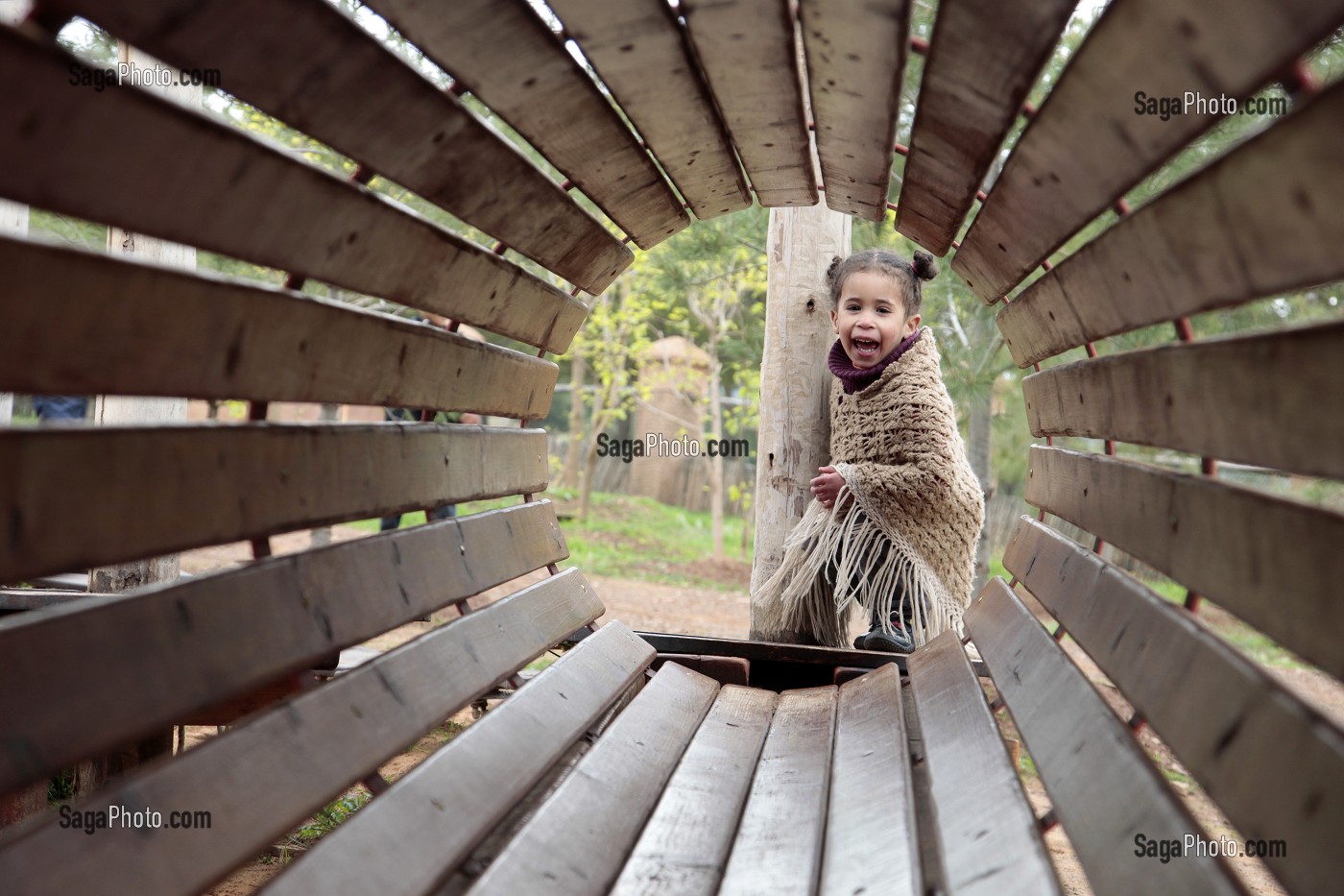 AIRE DE JEUX POUR LES ENFANTS ENTIEREMENT EN BOIS, DOMAINE DE TERRES D’AMANAR, TAHANAOUTE, AL HAOUZ, MAROC 