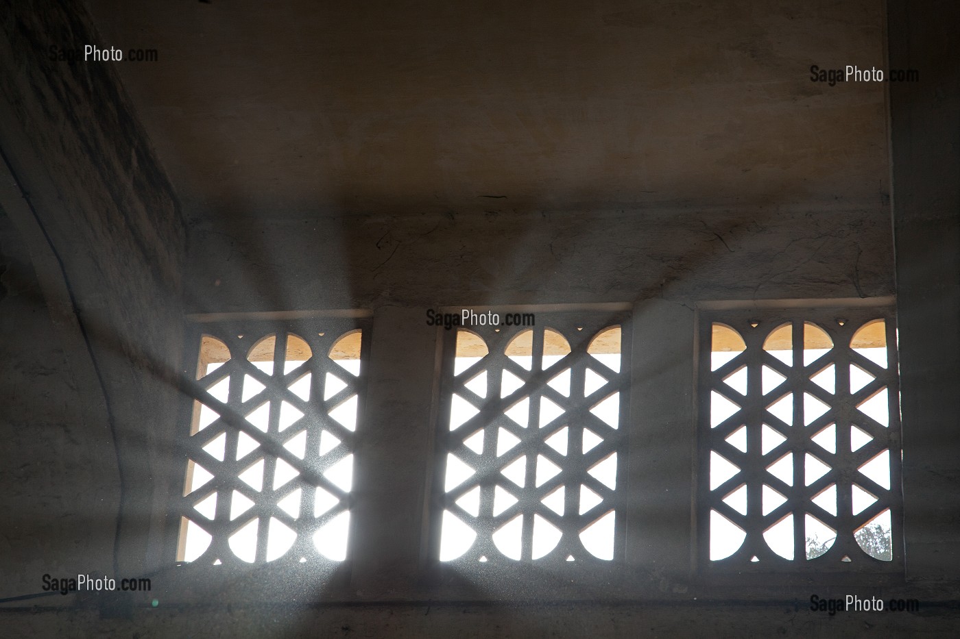 MOUCHARABIEH, ARCHITECHTURE TRADITIONNELLE ARABE, SITE DESAFFECTE DES ABATTOIRS DE CASABLANCA, FRICHE URBAINE EN BETON ARME, HERITAGE DU MARECHAL LYAUTEY, MAROC 