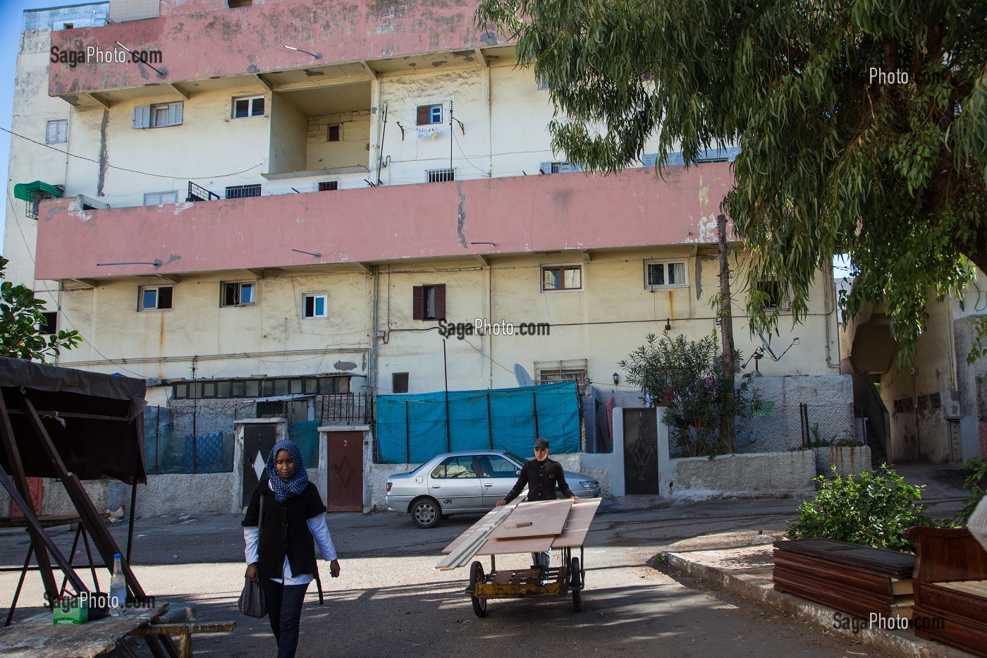 IMMEUBLES DES SEMIRAMIS ET NID D'ABEILLE, CONCEPT DE LOGEMENTS COLLECTIFS DES ANNEES 50, HAY MOHAMMADI, COMMUNE LA PLUS PAUVRE DE CASABLANCA, MAROC, AFRIQUE 