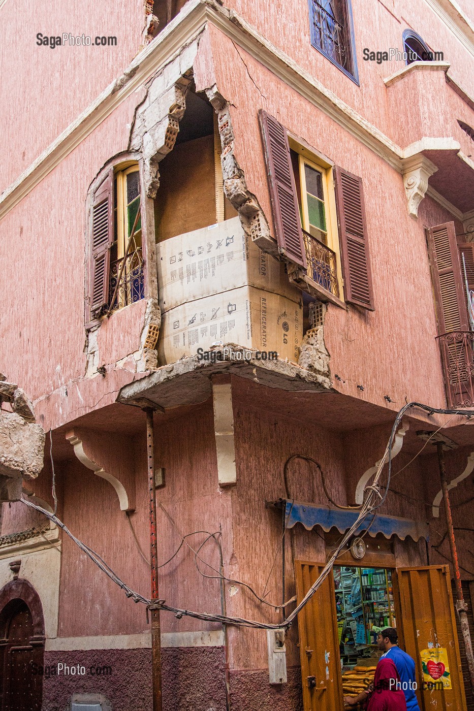 IMMEUBLE PARTIELLEMENT DETRUIT DANS LA VIEILLE MEDINA, CASABLANCA, MAROC, AFRIQUE 