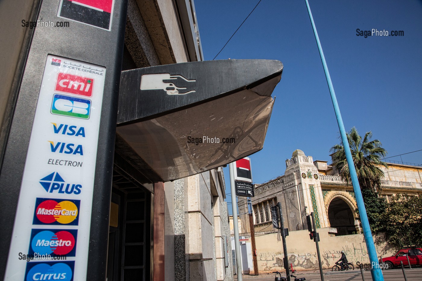 AGENCE BANCAIRE DE LA SOCIETE GENERALE DANS LE QUARTIER DES ANCIENS ABATTOIRS DE CASABLANCA, MAROC, AFRIQUE 
