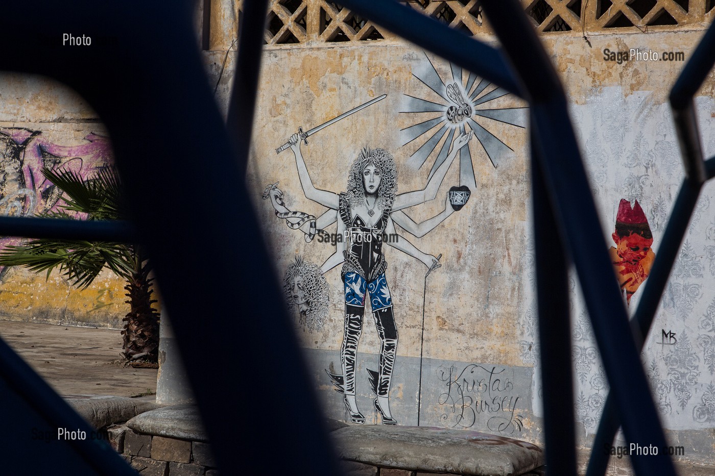 GRAFFITI SUR LES MURS DES ANCIENS ABATTOIRS DE CASABLANCA, MAROC, AFRIQUE 
