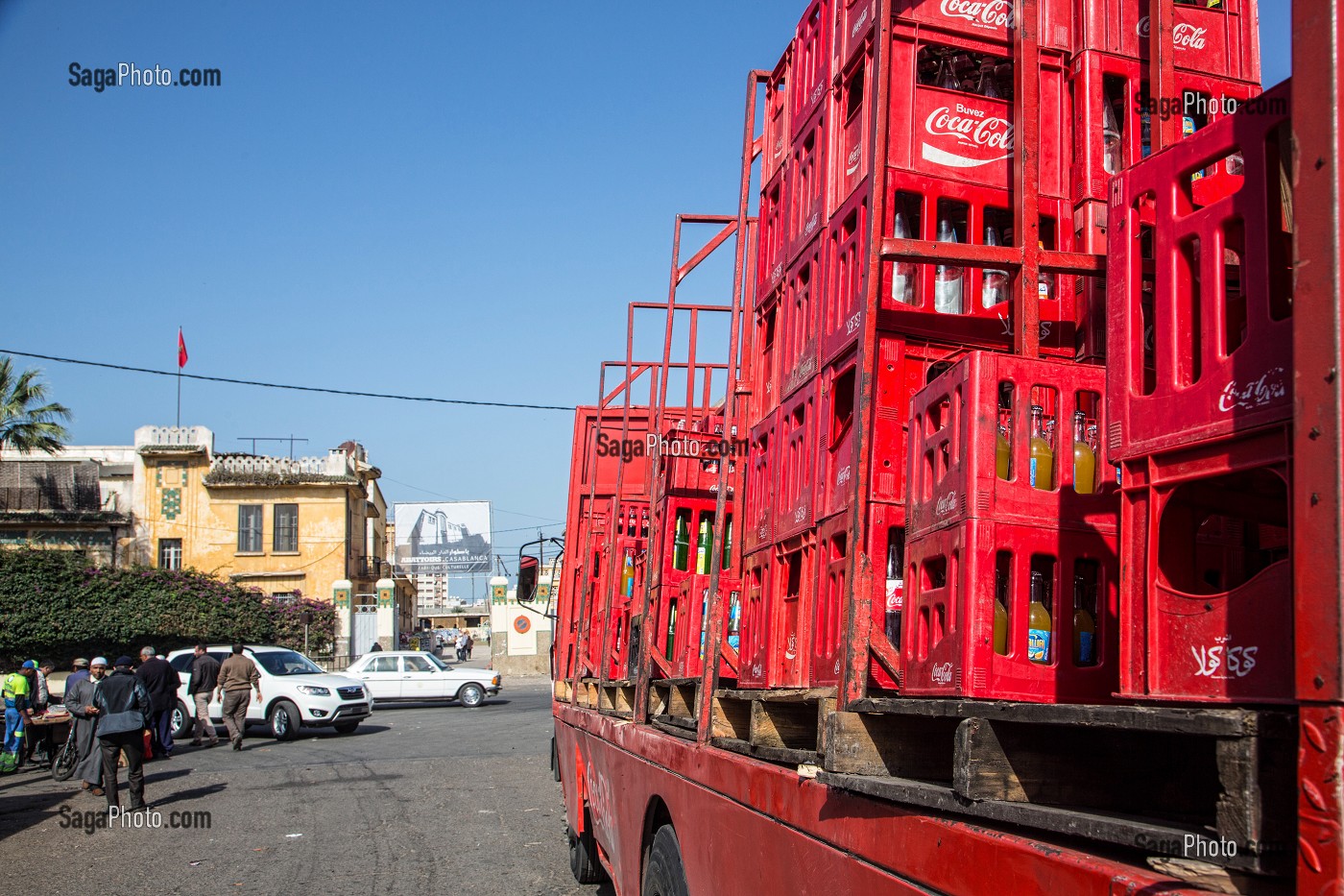 CAMION DE TRANSPORT DE COCA-COLA DANS LE QUARTIER DES ANCIENS ABATTOIRS DE CASABLANCA, MAROC, AFRIQUE 