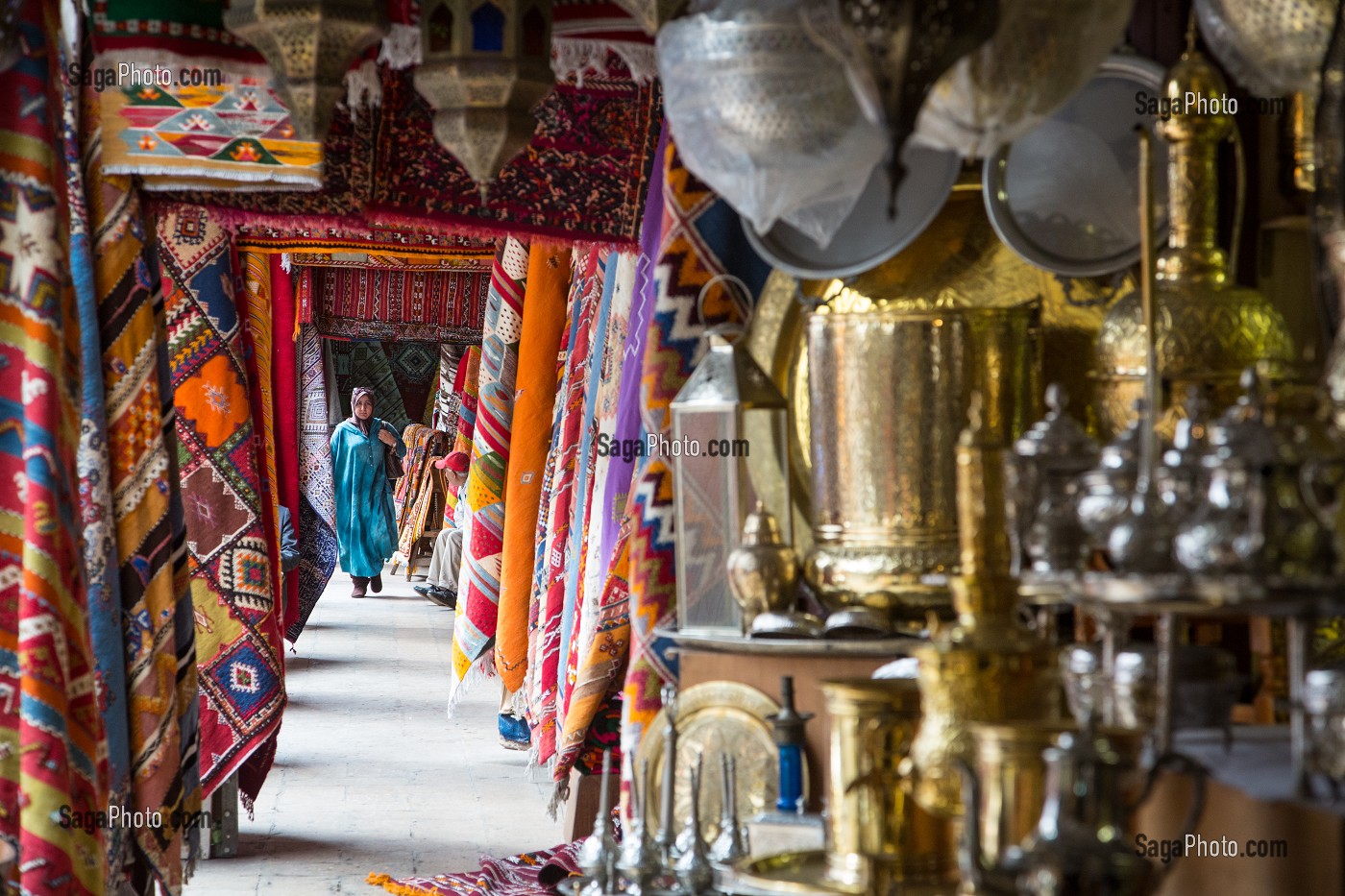 COMMERCES DE CUIVRE ET DE TAPIS, QUARTIER DES HABOUS, NOUVELLE MEDINA DE CASABLANCA, MAROC 