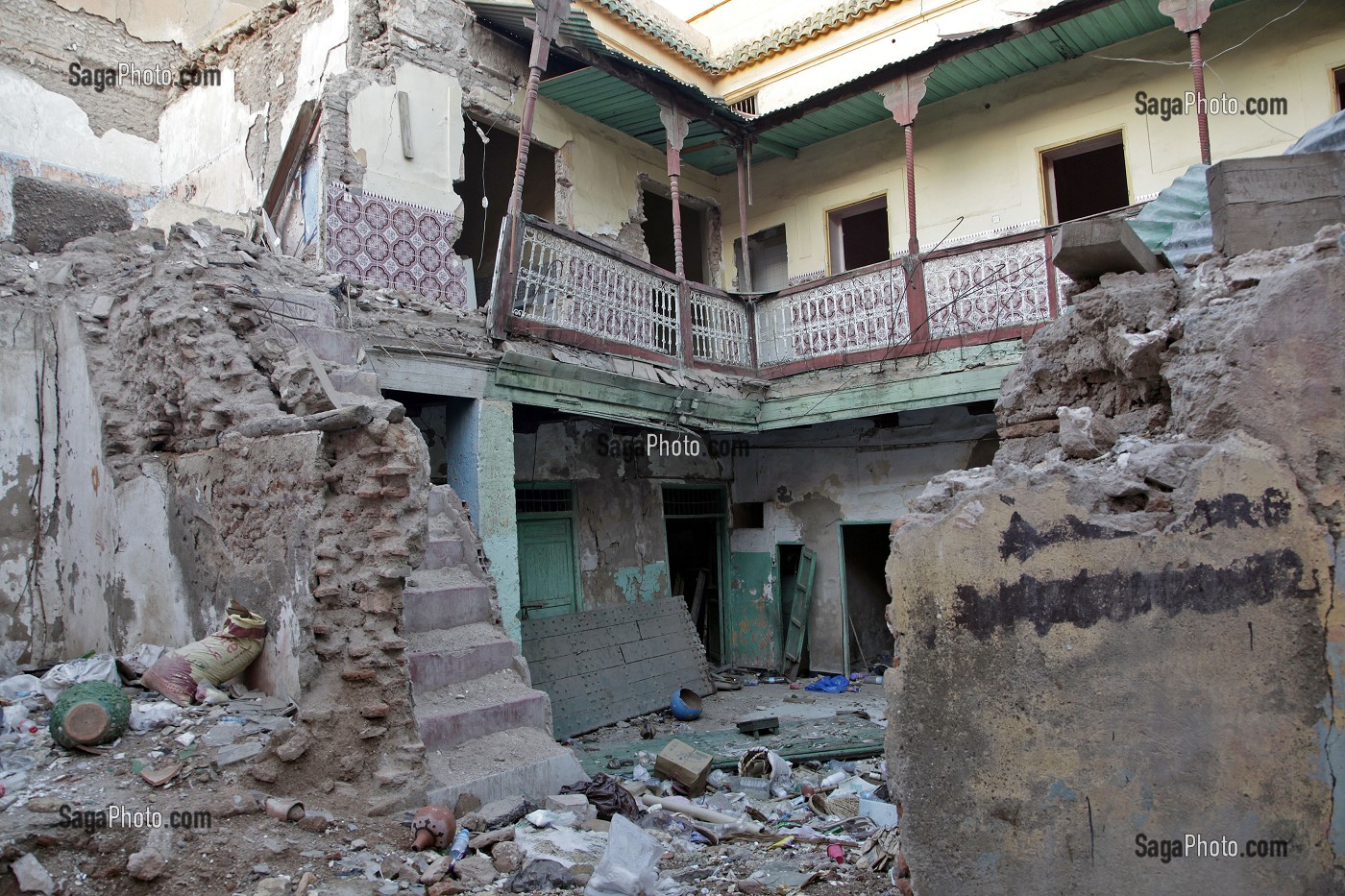 ANCIEN RIAD EN RUINES ET ABANDONNE, MEDINA, MARRAKECH, MAROC 