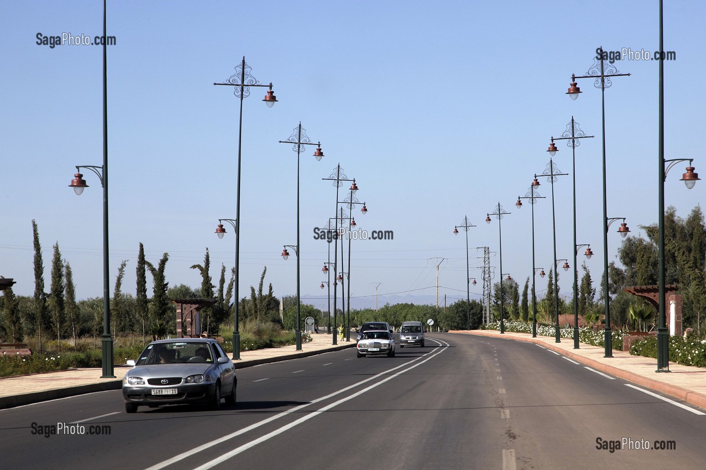 NOUVELLE AVENUE PRINCIPALE DE LA VILLE, MARRAKECH, MAROC 