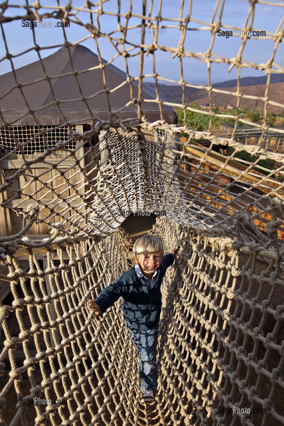 AIRE DE JEUX POUR LES ENFANTS, DOMAINE DE TERRES D’AMANAR, TAHANAOUTE, AL HAOUZ, MAROC 