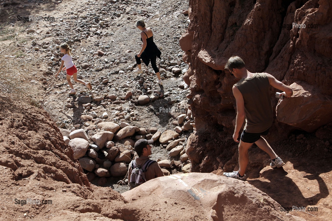 RANDONNEE PEDESTRE DANS LE DJEBEL KLELOUT, AL HAOUZ, MAROC 