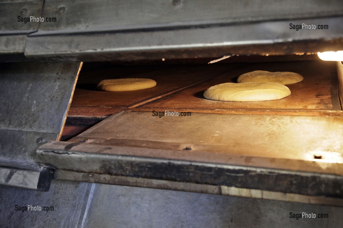 FOUR A PAIN AU VILLAGE BERBERE D'OUTGHAL, AL HAOUZ, MAROC 