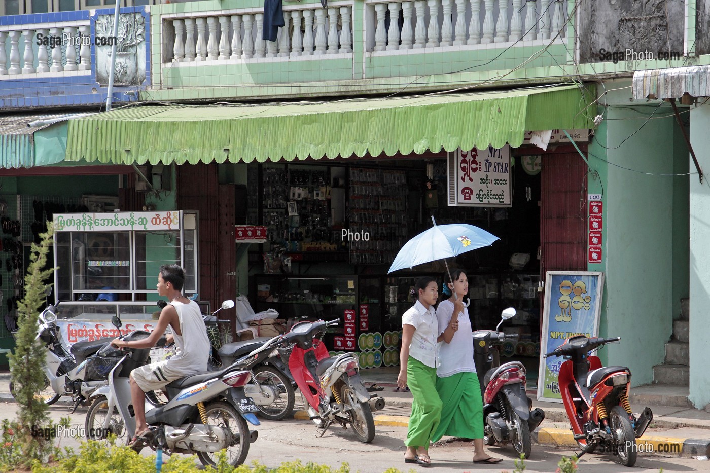 SCENE DE RUE, KAWTHAUNG, MYANMAR, BIRMANIE 