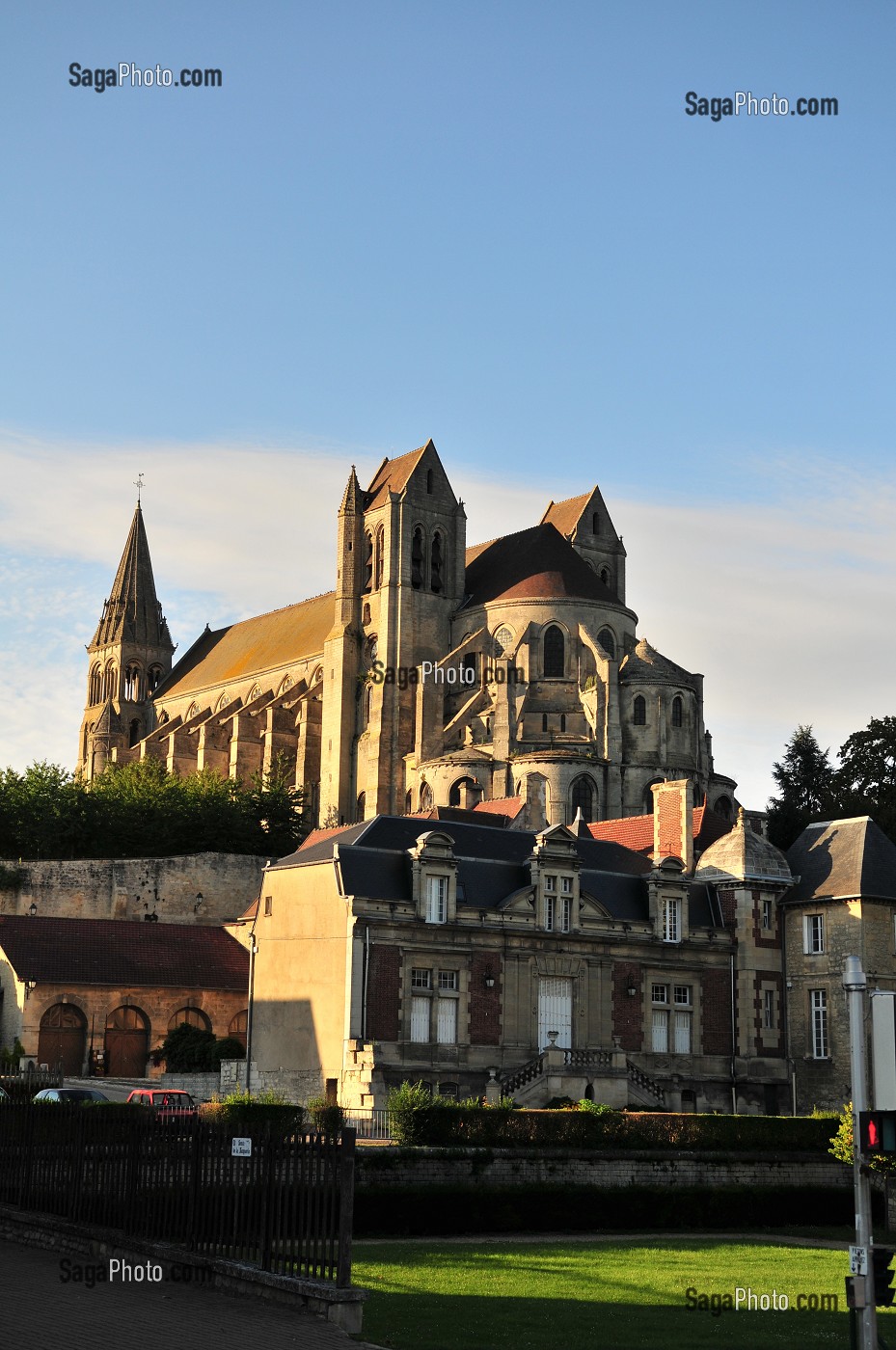 EGLISES ET CATHEDRALES EN PICARDIE, FRANCE 