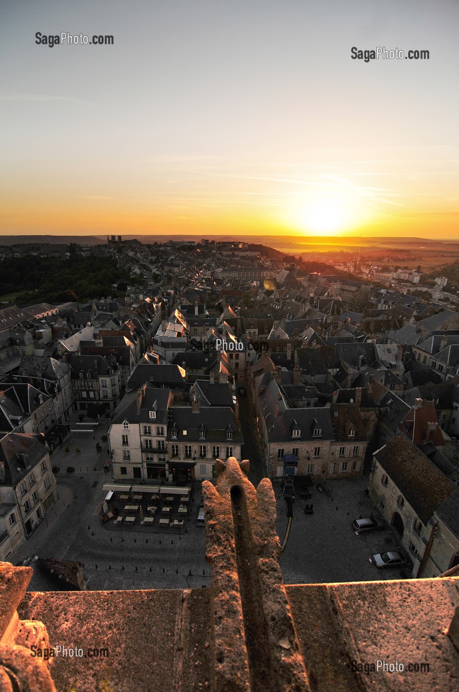 EGLISES ET CATHEDRALES EN PICARDIE, FRANCE 