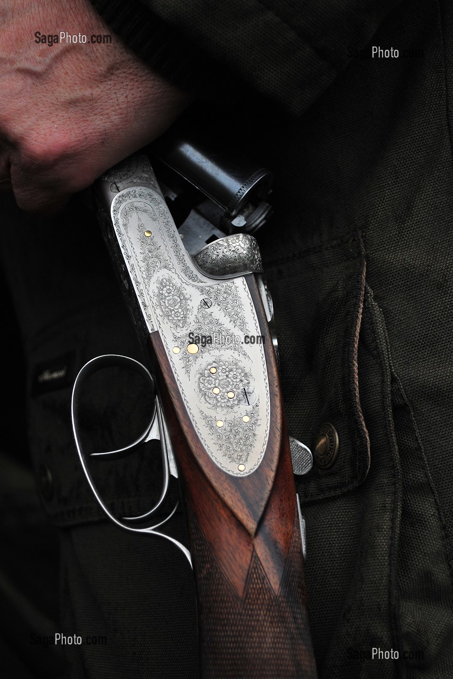 DETAIL DU CORPS DE PLATINE D'UN FUSIL DE CHASSE 