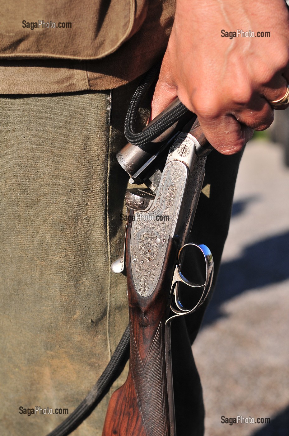 DETAIL DU CORPS DE PLATINE DECORE D'UN FUSIL DE CHASSE 