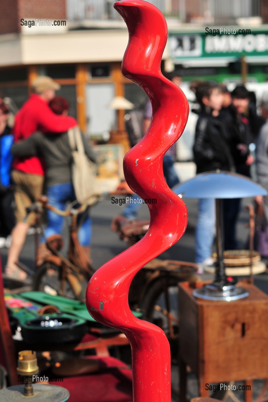 SCULPTURE CONTEMPORAINE, REDERIE TRADITIONNELLE OU BROCANTE, AMIENS, SOMME (80), FRANCE 