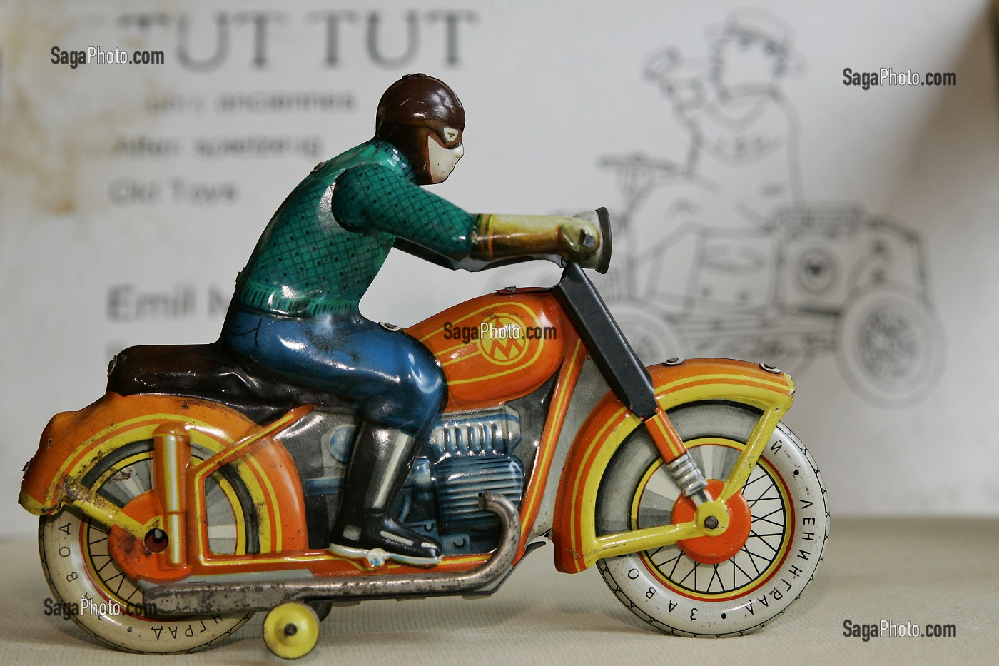 MINIATURES DE MOTO ANCIENNE, ANTIQUITES DE JOUETS ANCIENS 'TUT-TUT', AMSTERDAM, PAYS-BAS 