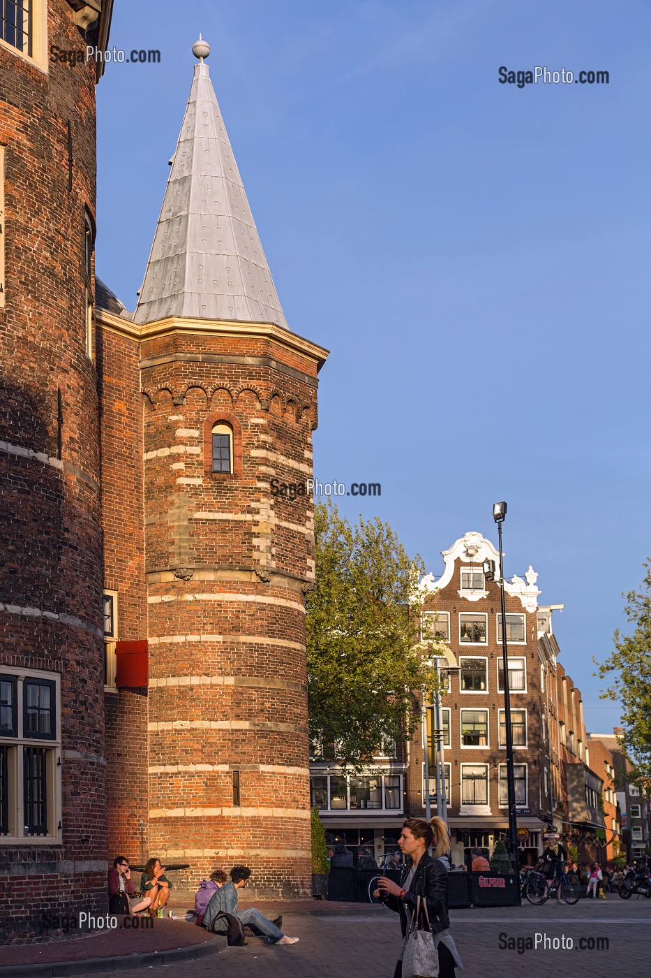 TOUR D'ENCEINTE MEDIEVALE  'DE WAAG' DE LA PORTE SAINT-ANTOINE, PLACE DE NIEUWMARKT, AMSTERDAM, PAYS-BAS 