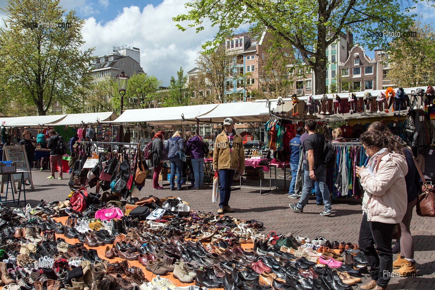 MARCHE AUX PUCES DE WATERLOOPLEIN MARKET, VILLE D'AMSTERDAM, PAYS-BAS 