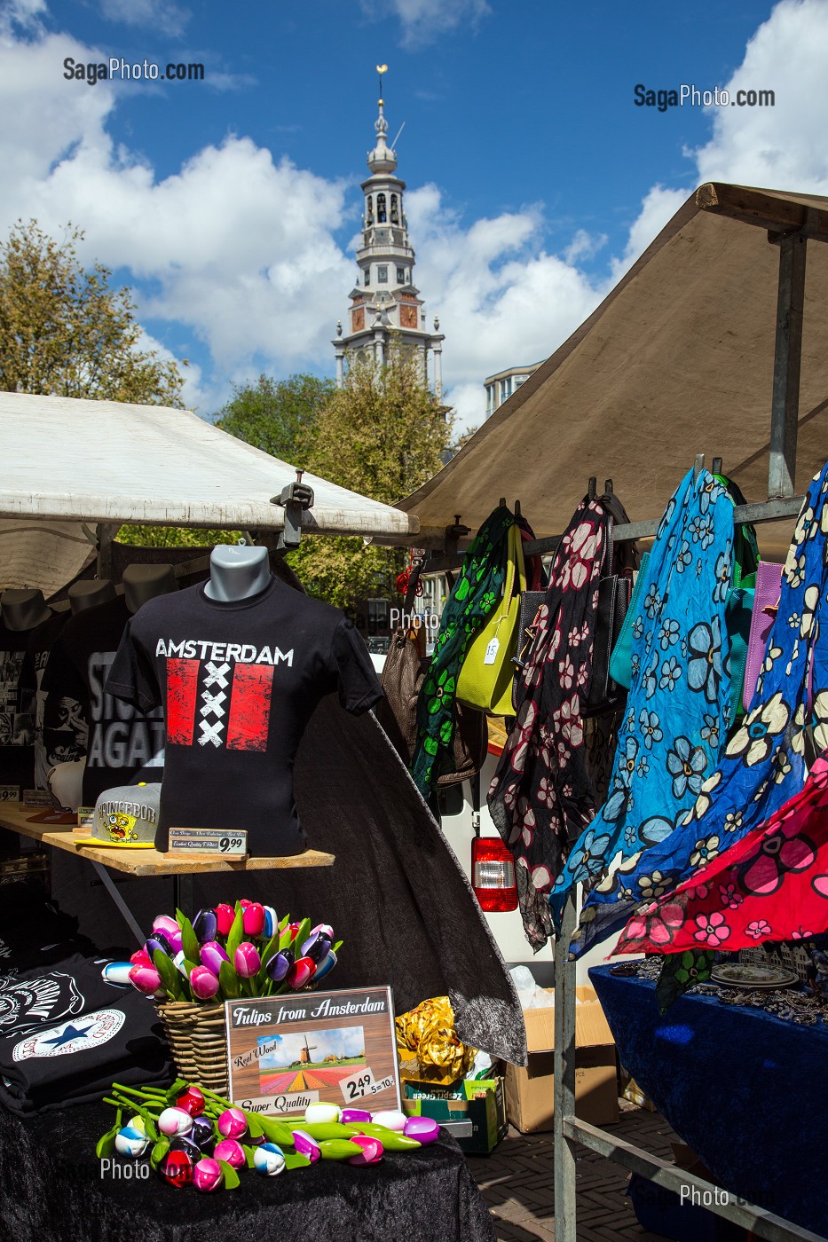 MARCHE AUX PUCES DE WATERLOOPLEIN MARKET, VILLE D'AMSTERDAM, PAYS-BAS 