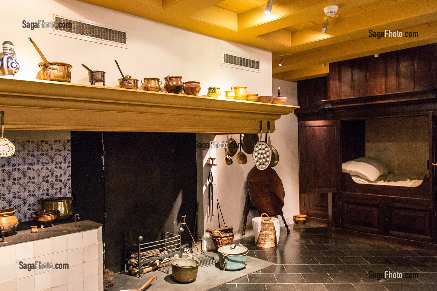 LA CUISINE, MUSEE DE LA MAISON DE REMBRANDT, JODENBREESTRAAT, VILLE D'AMSTERDAM, PAYS-BAS 
