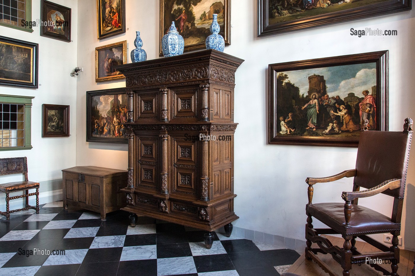 LE SALON POUR RECEVOIR SES CLIENTS, MUSEE DE LA MAISON DE REMBRANDT, JODENBREESTRAAT, VILLE D'AMSTERDAM, PAYS-BAS 