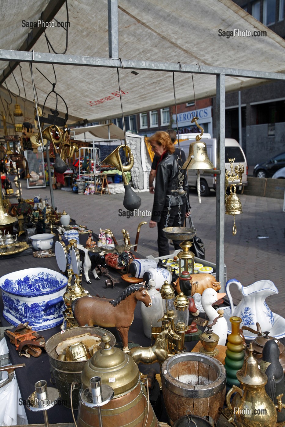 MARCHE A LA BROCANTE DE WATERLOOPLEIN 
