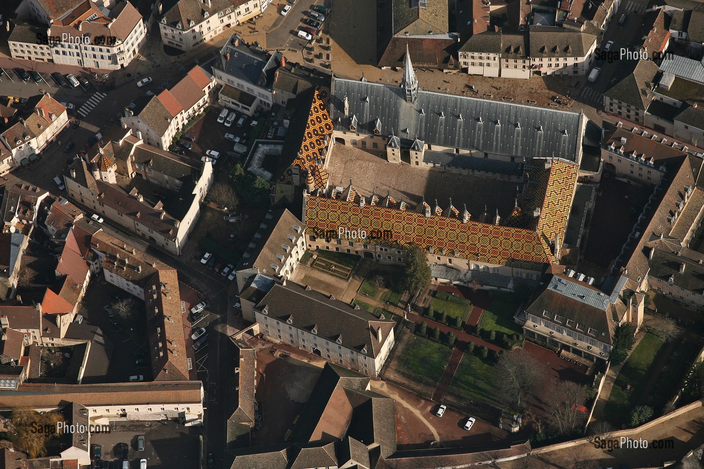 VUE AERIENNE DE BEAUNE CENTRE VILLE HOSPICES DE BEAUNE, COTE D'OR (21), FRANCE 