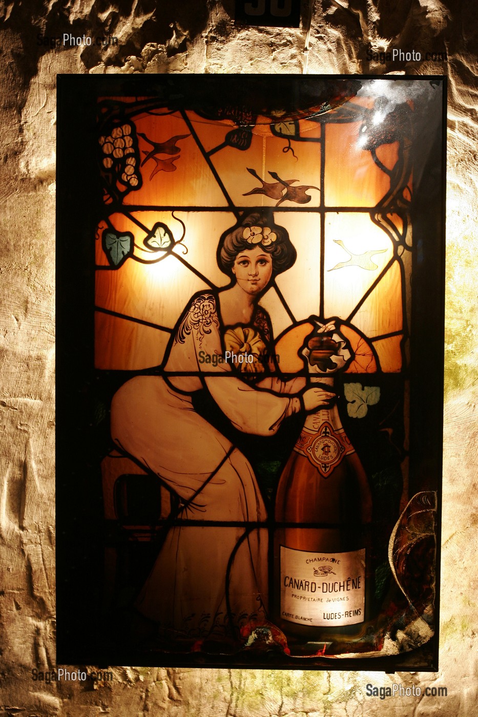 CAVES DE LA MAISON CANARD-DUCHENE, MARNE (51) 